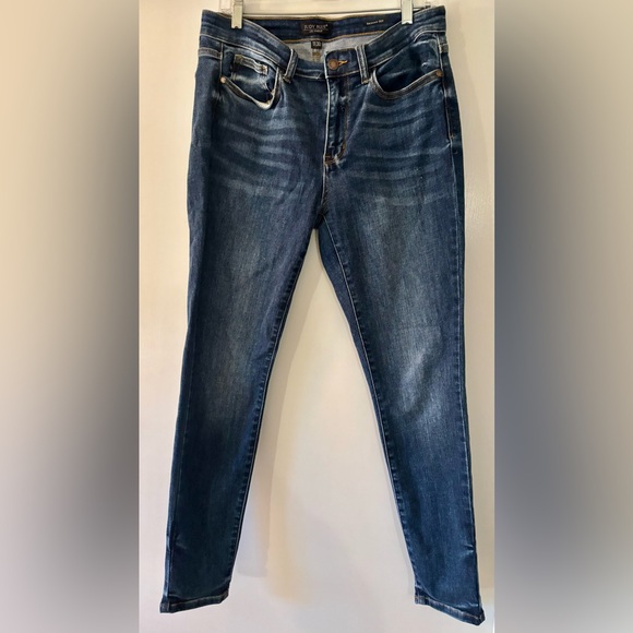 Judy Blue Denim - Judy Blue Mid Rise Handsand Classic
Skinny Jeans Women’s Size 11/30